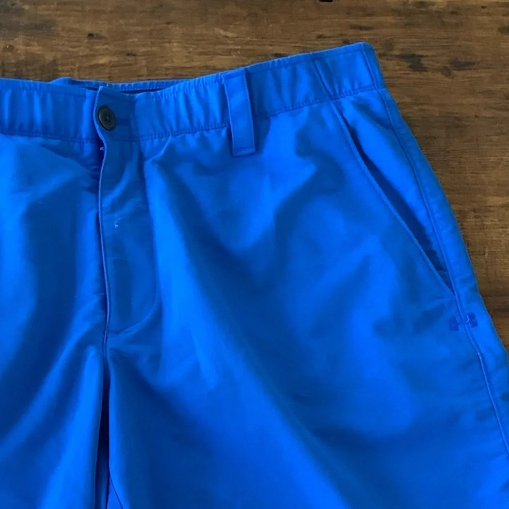 Under Armour Loose Fit Royal Blue Grip Waist Performance Shorts Golf Sz 38